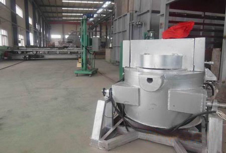 可倾坩埚熔铝炉